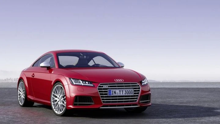 Audi TT e TTS: foto, video e dati tecnici ufficiali