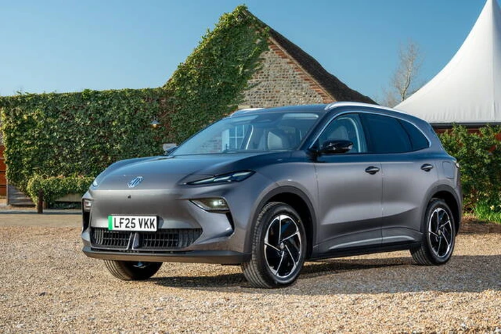 MG S5 EV, il nuovo SUV elettrico al debutto a settembre