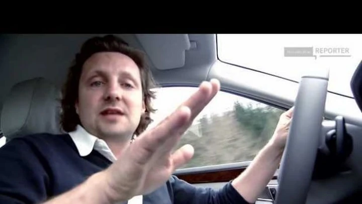 Mercedes E 300 BlueTEC HYBRID: video dell'ibrida/diesel da 109 g/km