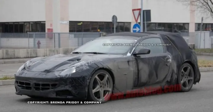 Ferrari: nuove foto spia della F151