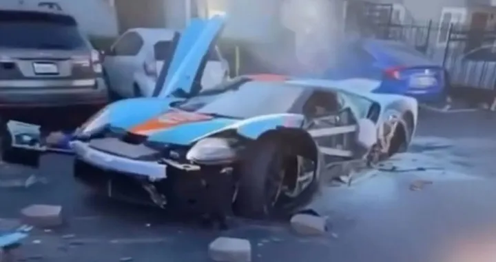 Schianto per Ford GT negli USA: la supercar da 2,5 milioni ridotta a pezzi