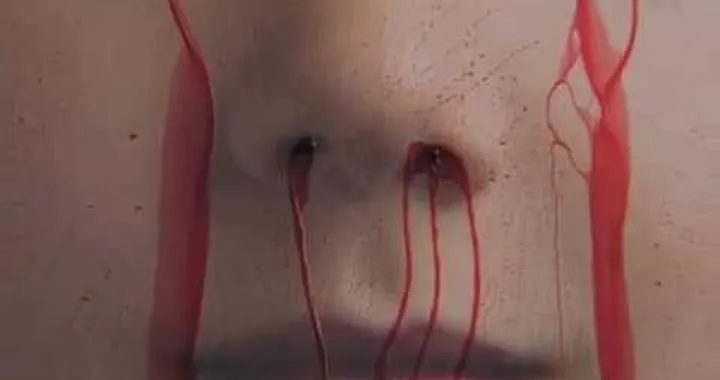 Billboard insanguinato