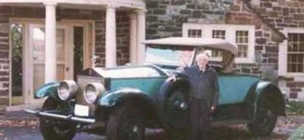 Guida la sua Rolls Royce per 77 anni e ne garantisce la permanenza in museo