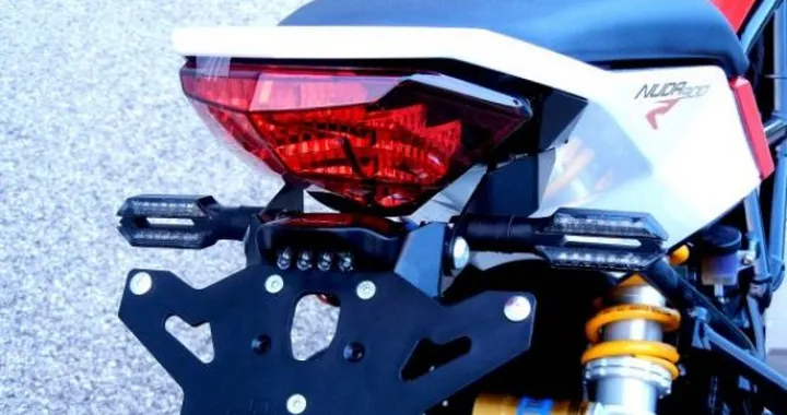 LighTech: Accessori per Husqvarna Nuda 900R