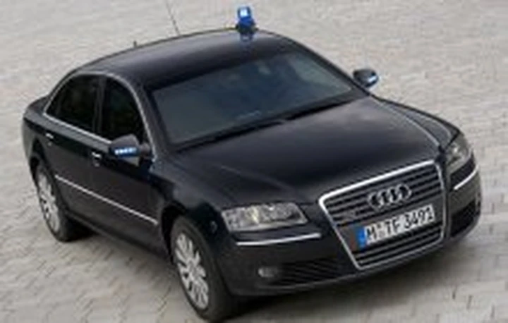 Audi A8L W12 Security: la prossima auto di  Berlusconi ?