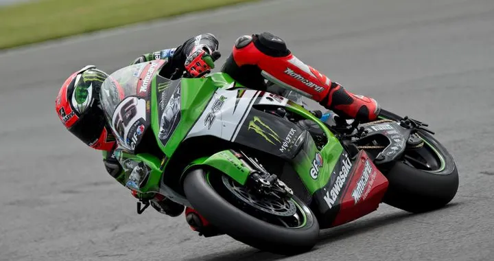 Sbk Donington, Sykes (Kawasaki) “doppietta-vendetta”. Rea in difesa. Ducati, due podi con Davies