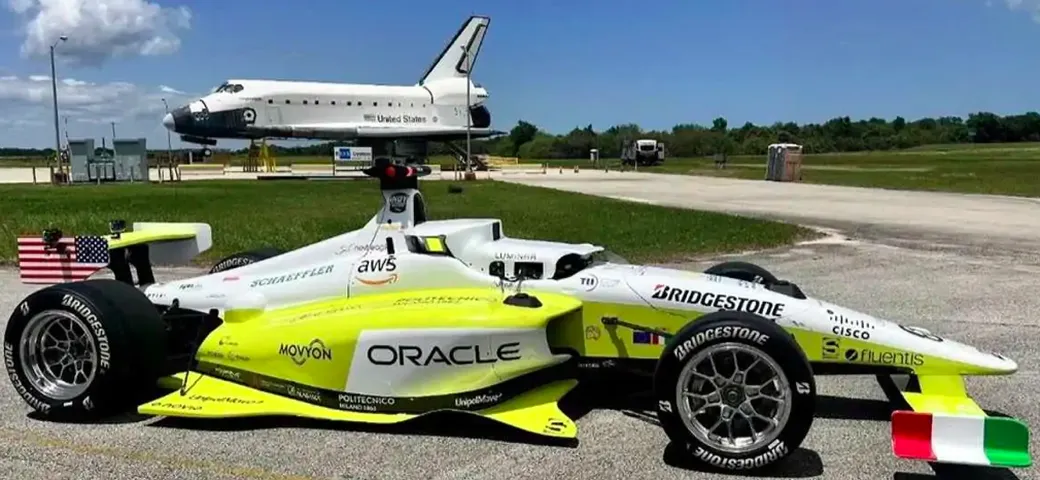 L'auto a guida autonoma più veloce del mondo è italiana