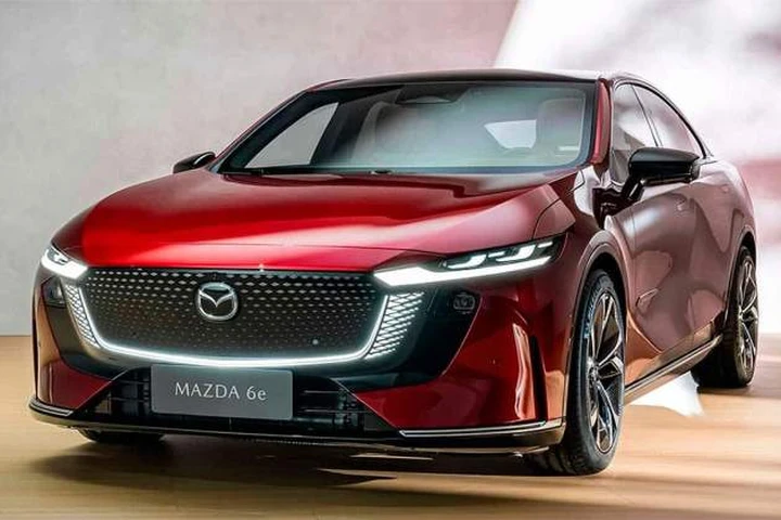 Mazda6e, la berlina elettrica che può insidiare Tesla anche tra i tassisti