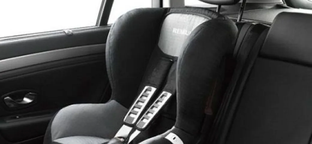 Seggiolino auto bambini: fino a che età è obbligatorio?