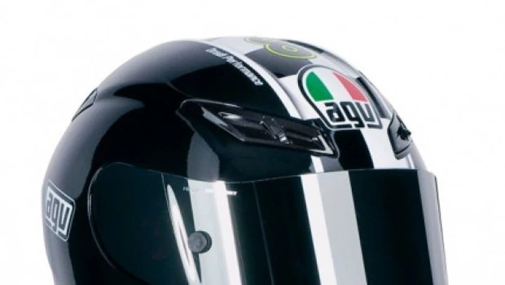 AGV festeggia Valentino Rossi con 