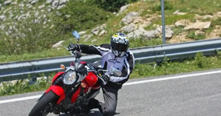 TEST Suzuki Gladius 650 2010