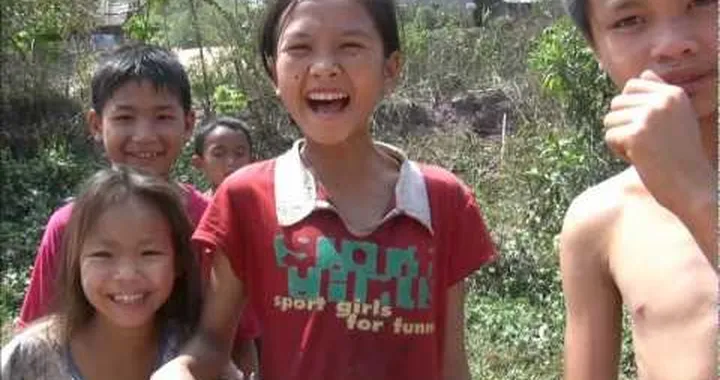 2 in Indocina - Laos Trailer