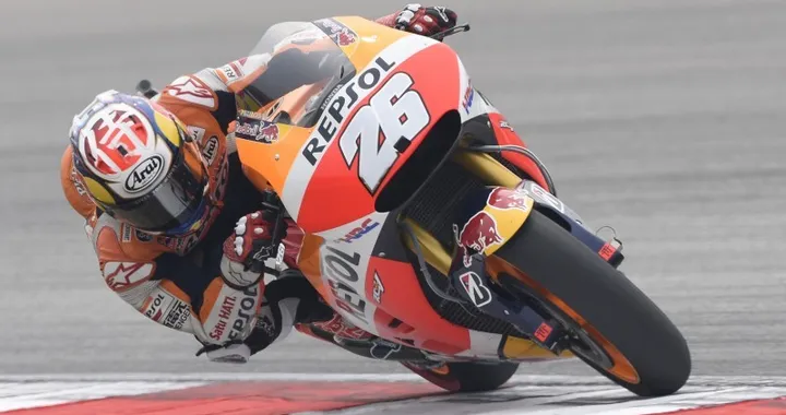 MotoGP Sepang, qualifiche record per Dani Pedrosa davanti a Marquez. Ma Rossi conquista (per 11 millesimi!) la prima fila a danno di Lorenzo
