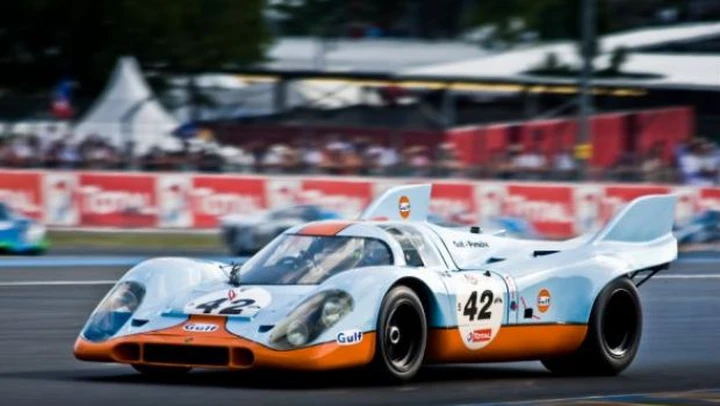 Manda fuorigiri una Porsche 917. Il 'colpevole' è un giornalista
