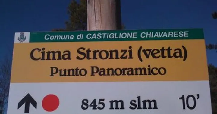 Foto del giorno: quanta fatica per raggiungere la cima Stronzi!