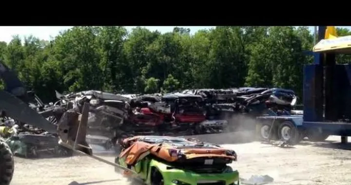 Video: questa la fine di alcune automobili preparate per il SEMA