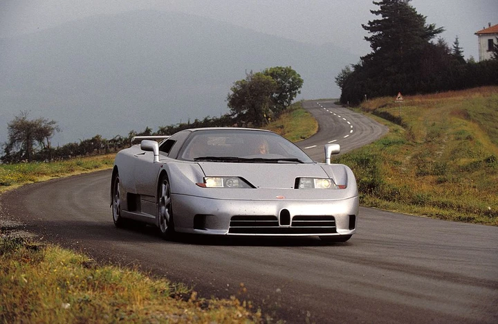 Bugatti EB110 SS: supercar di alto collezionismo in vendita