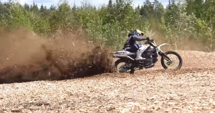 Suzuki GSX-R 1000 Dirt Bike, mostruosa off road da 162 cv