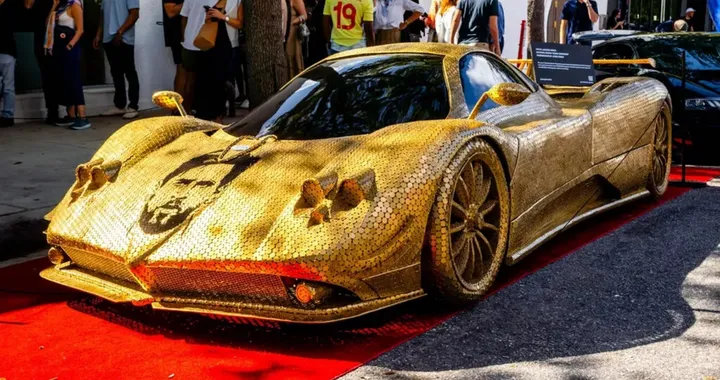 Pagani Zonda con il volto di Lionel Messi fatta con 100 mila monete