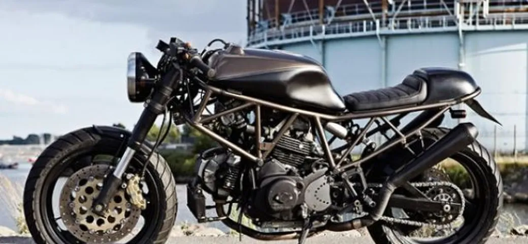 Special: Ducati SS750 Cafe Racer