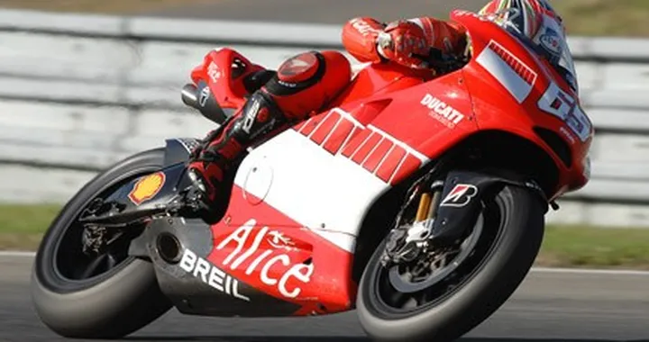 Debutto a Valencia della Ducati 800