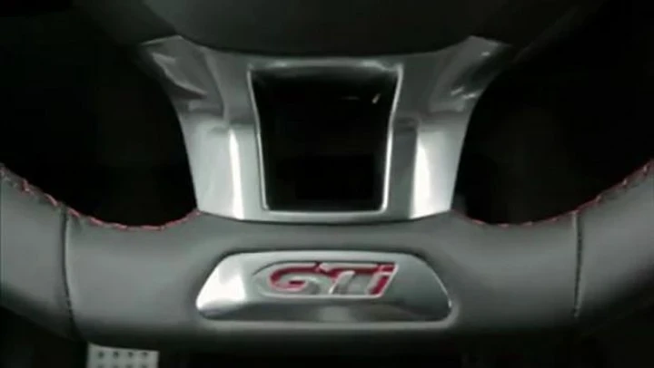 Peugeot 208 GTi: video test su strada