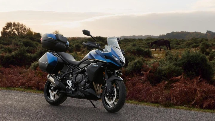 Triumph Tiger 800 Tour: 115 CV e 106 litri per i lunghi viaggi