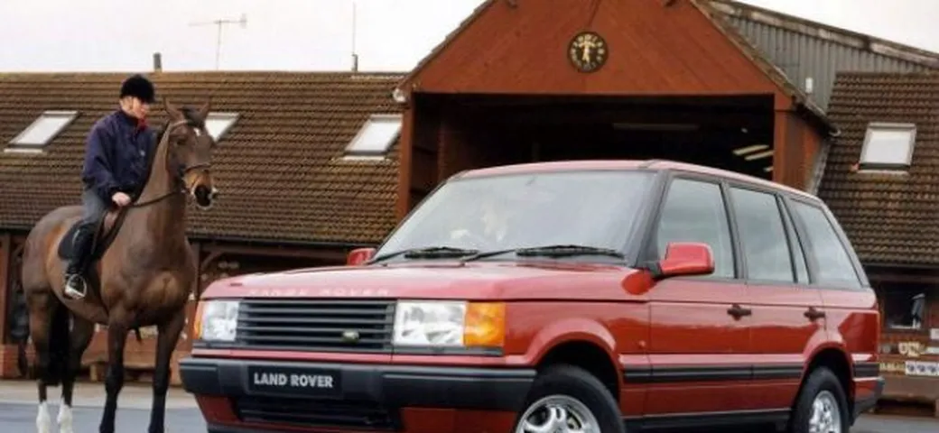 Range Rover: la seconda generazione venne pensata con motore V12