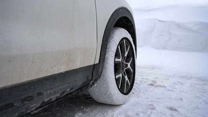 Calze da neve: la nuova alternativa alle catene in Italia