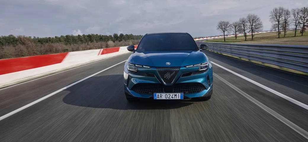Alfa Romeo serie speciale Intensa: lusso e sportività in edizione limitata