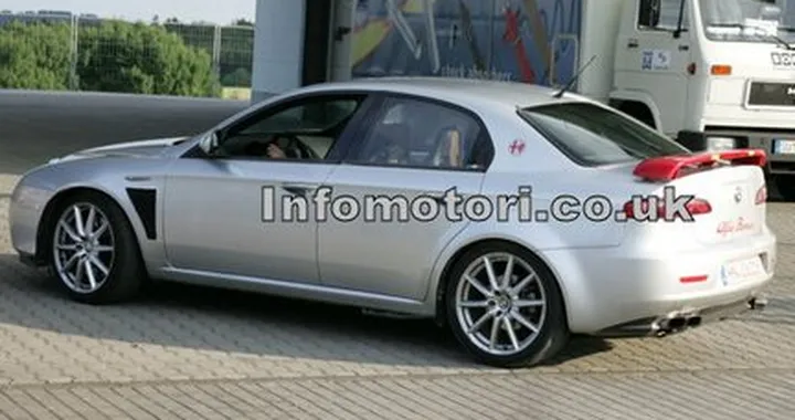 Avvistamento della Alfa Romeo 159 GTA