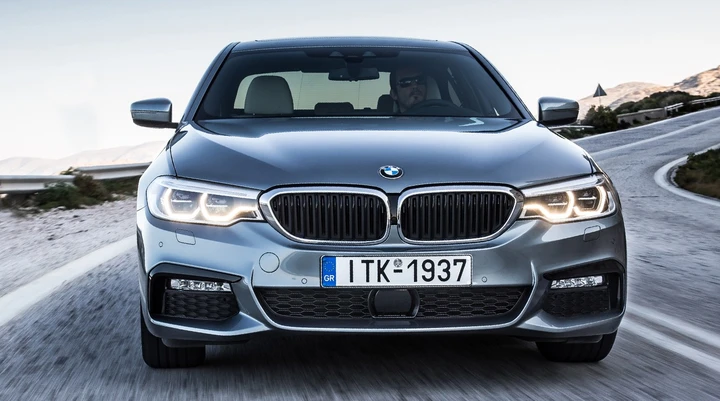 BMW: la Serie 5 a passo lungo debutta al Salone di Shanghai 2017