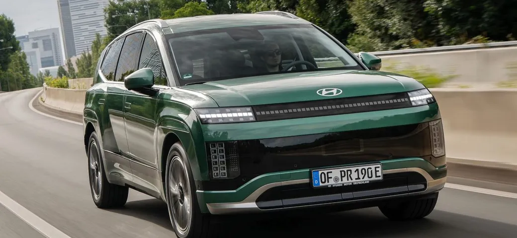 Hyundai protagonista al Salone Auto Torino 2025 con Ioniq 9 e Insteroid