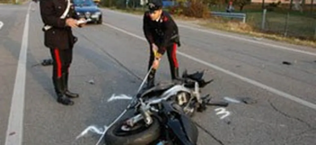 Cassazione: incidente in moto andando al lavoro? Niente indennizzo