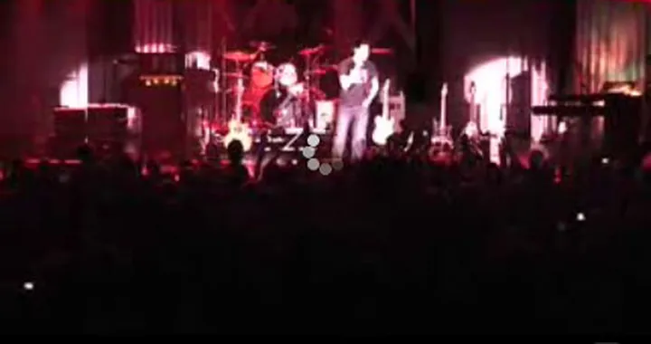 Toseland canta gli Aerosmith, i Police e i Guns n' Roses