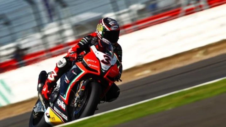 SBK, Nurburgring: un Biaggi da record conquista la Superpole