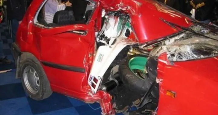 Scontro tra auto e moto a 250 Km/h