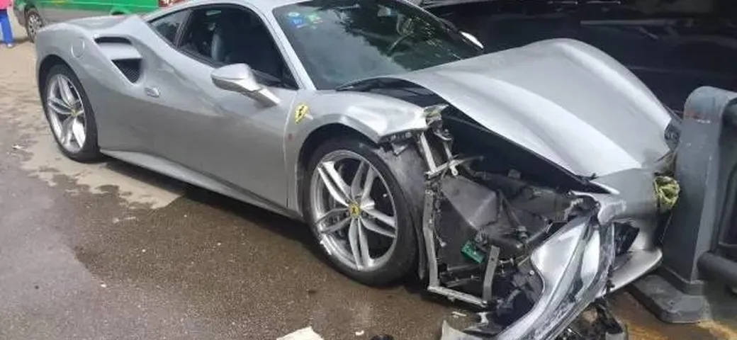 Cina: una Ferrari 488 GTB tampona una Ferrari 488 GTB