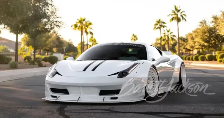 Una Ferrari 458 Italia all'asta, ma è diversa da tutte nel mondo