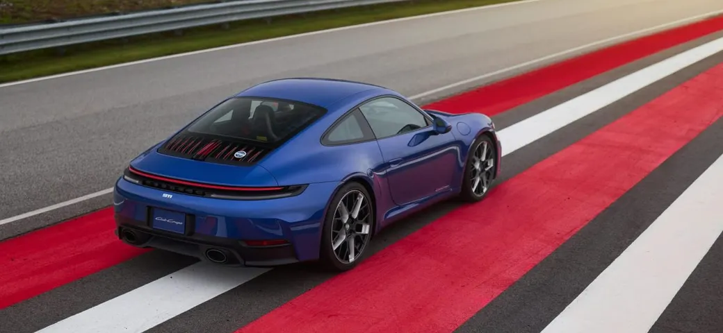 La nuova Porsche 911 con cambio manuale è per pochi eletti