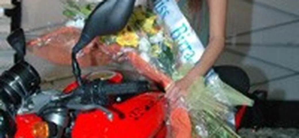 Una Cagiva Raptor 125 per Miss Padania