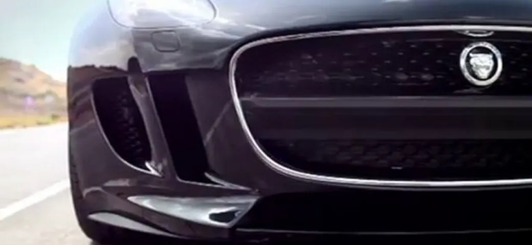 Jaguar F-Type in video