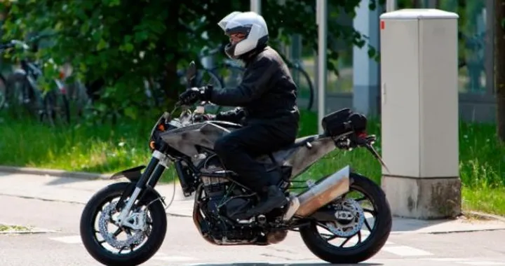 Husqvarna 900, immagini ufficiali