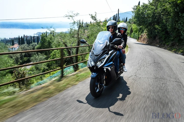 Kymco AK 550: primo contatto su strada