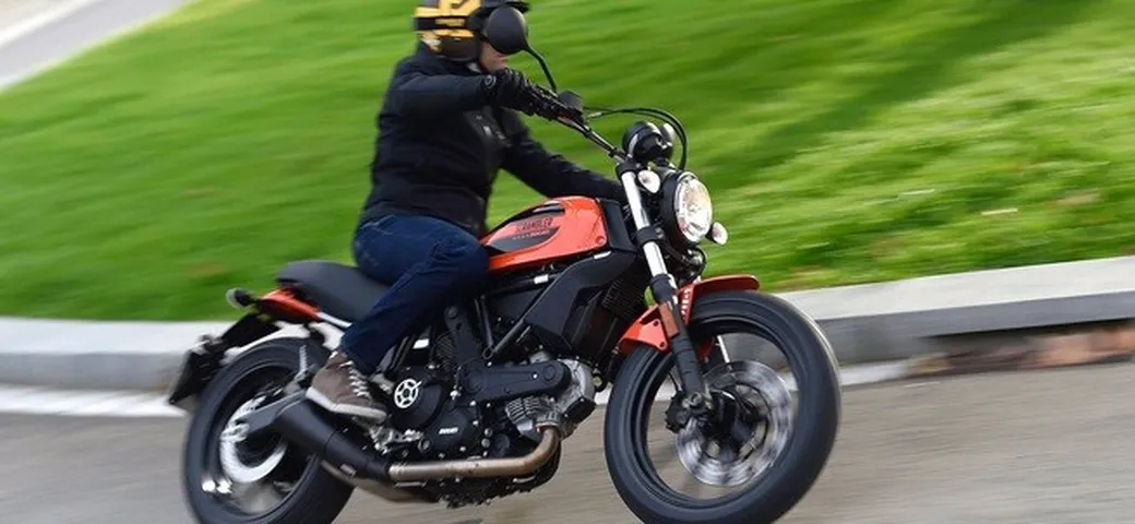 Scrambler Sixty2 e Icon in prova con Ducati Milano
