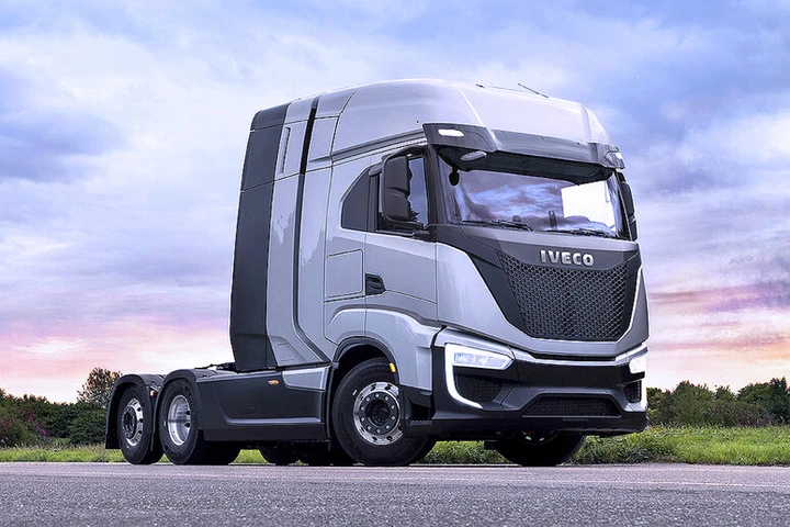Iveco passa agli indiani, svolta storica: la sede resta in Italia
