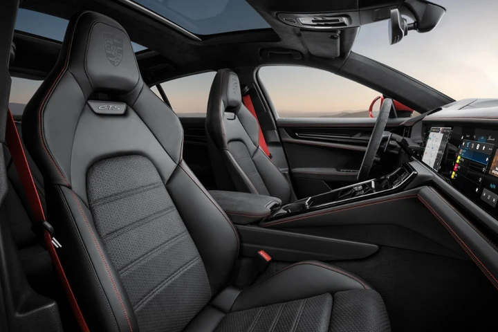 Porsche Panamera GTS interni