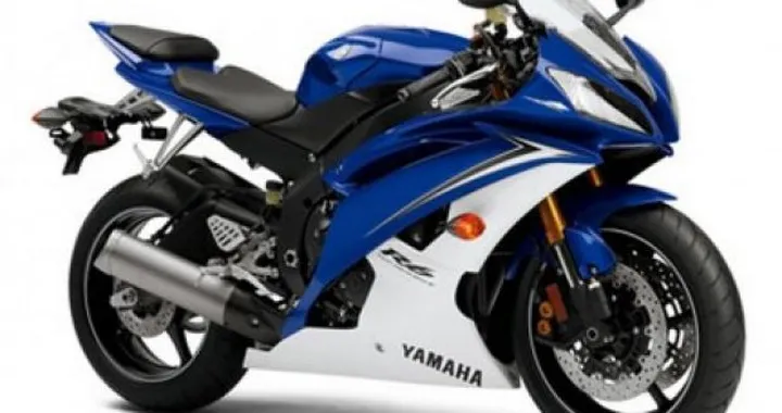 Yamaha R6 2010: nuovi colori per gli USA e un motore più pronto ai medi regimi