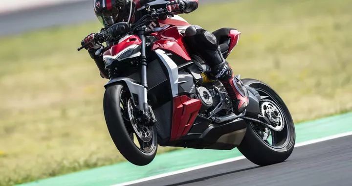 Ducati World Premiere 2022: svelate Streetfighter V2 e Streetfighter V4 SP