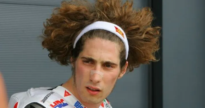 Mugello, warm-up con il sole. Simoncelli e Dovizioso davanti a Stoner. Musica Honda. Rossi nono (+1.029)